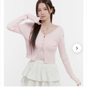 Lewkin Cable Knit V-Neck Cardigan
OG428 in Pink Size Small